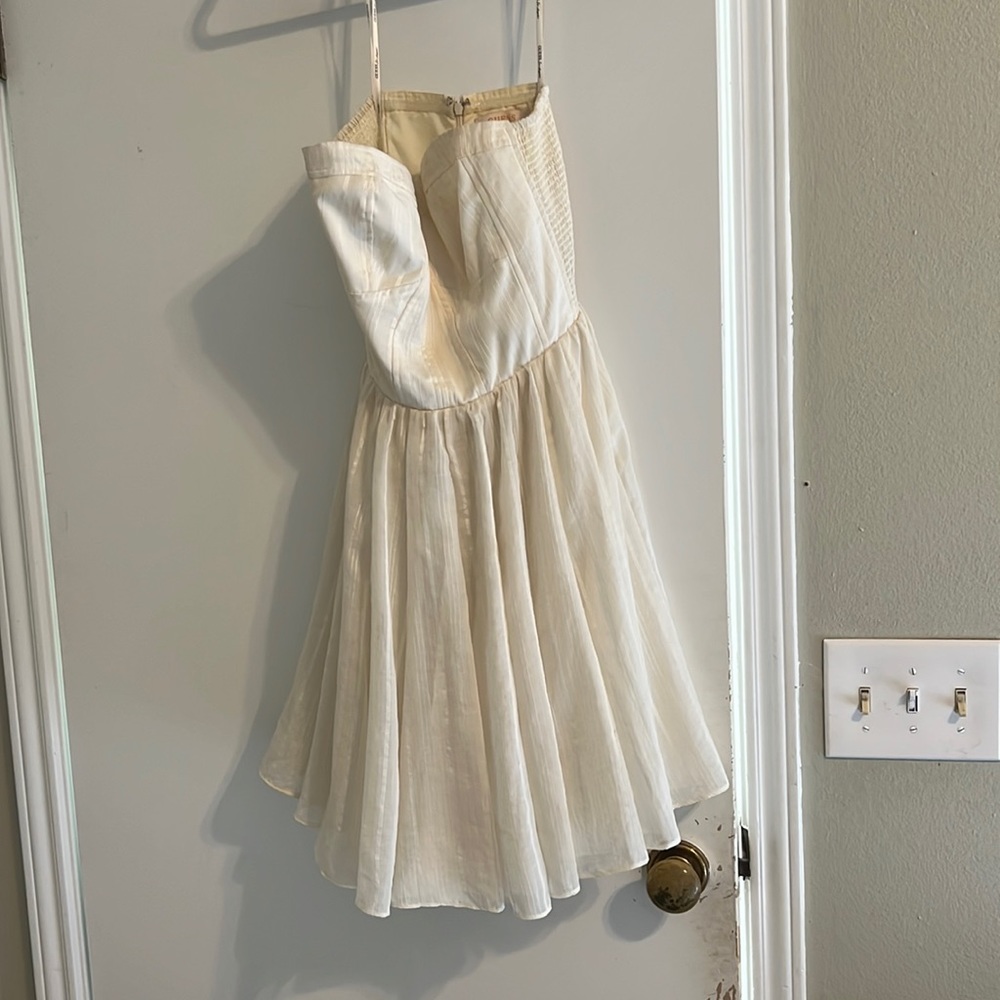 Strapless dress